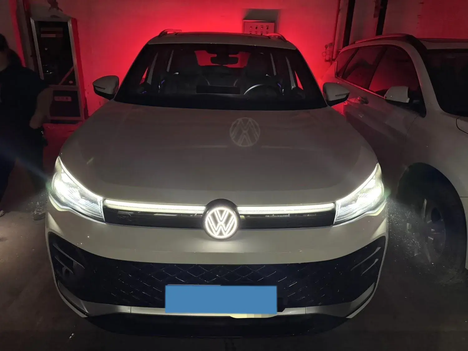 2025 VOLKSWAGEN TIGUAN thumbnail 2