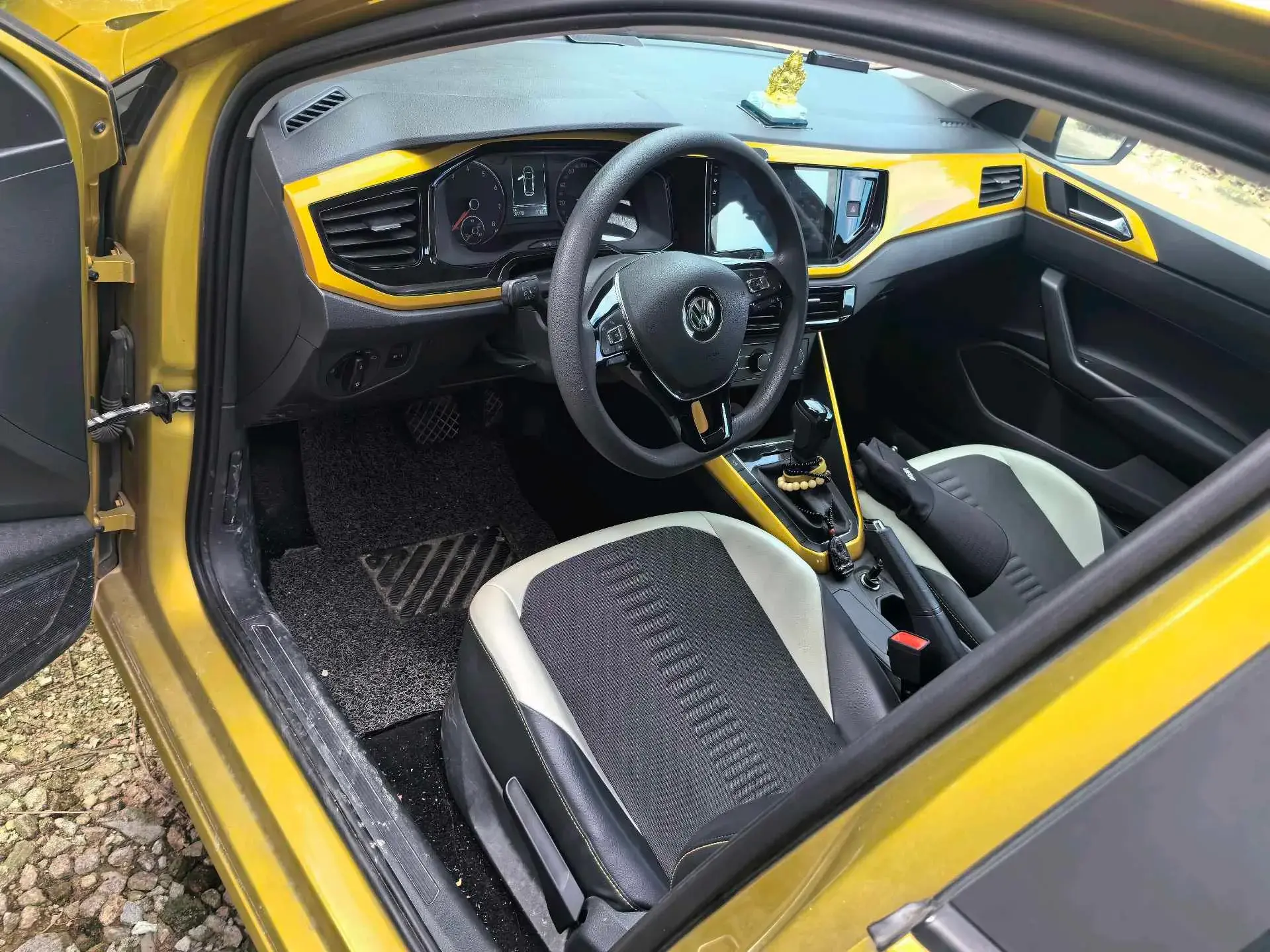 2019 VOLKSWAGEN POLO thumbnail 3