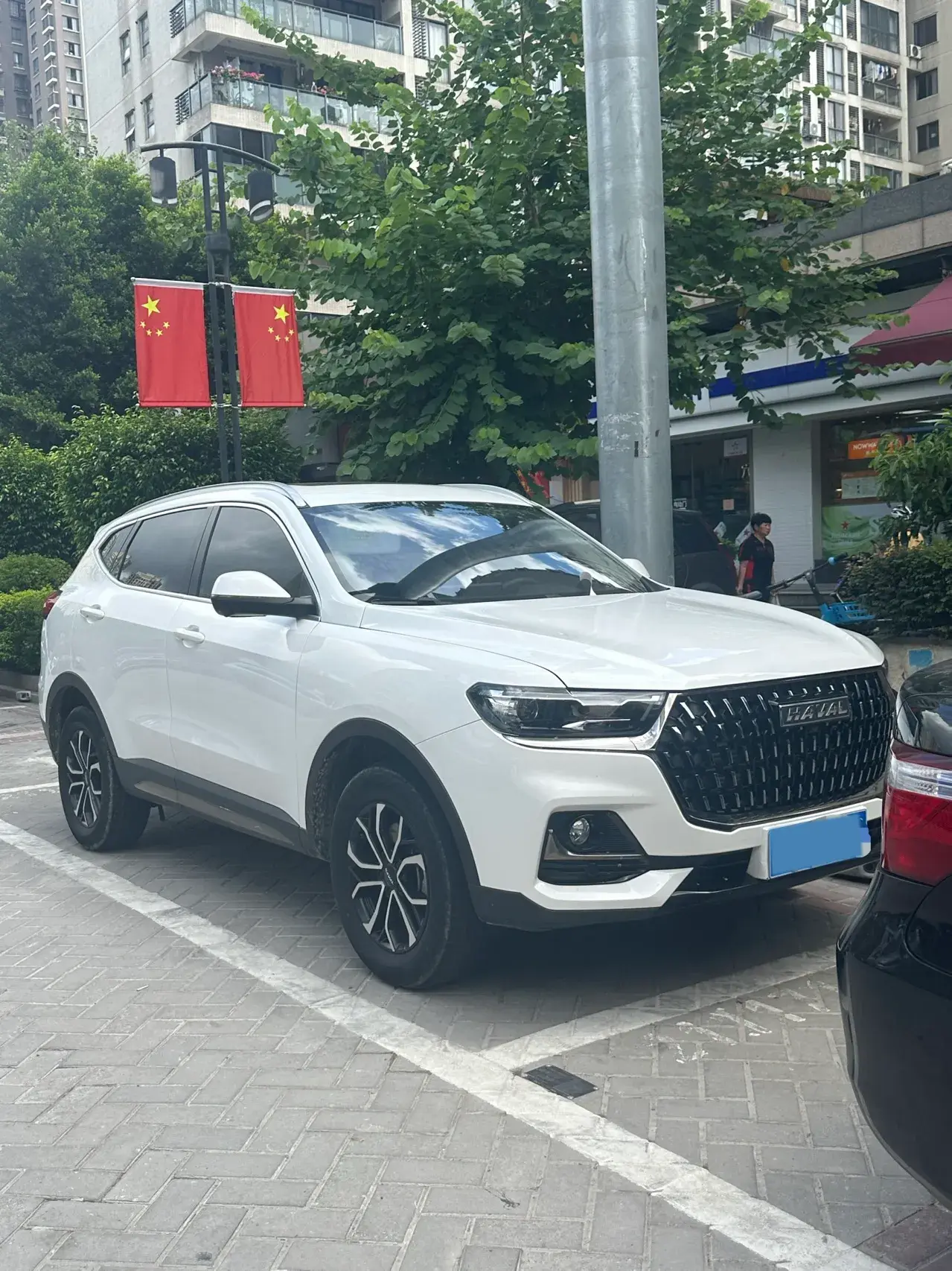 2023 HAVAL H6 thumbnail 2