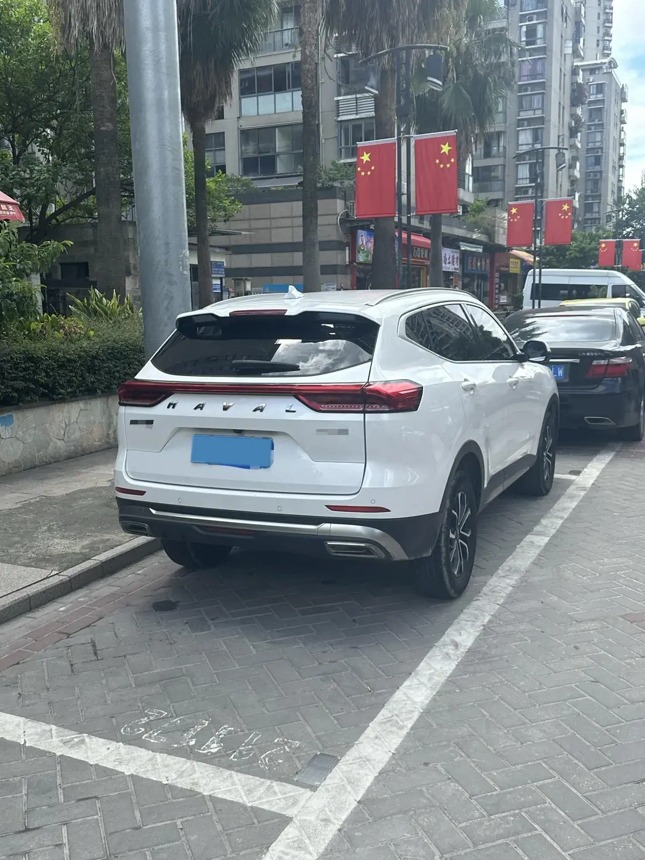 2023 HAVAL H6 thumbnail 3