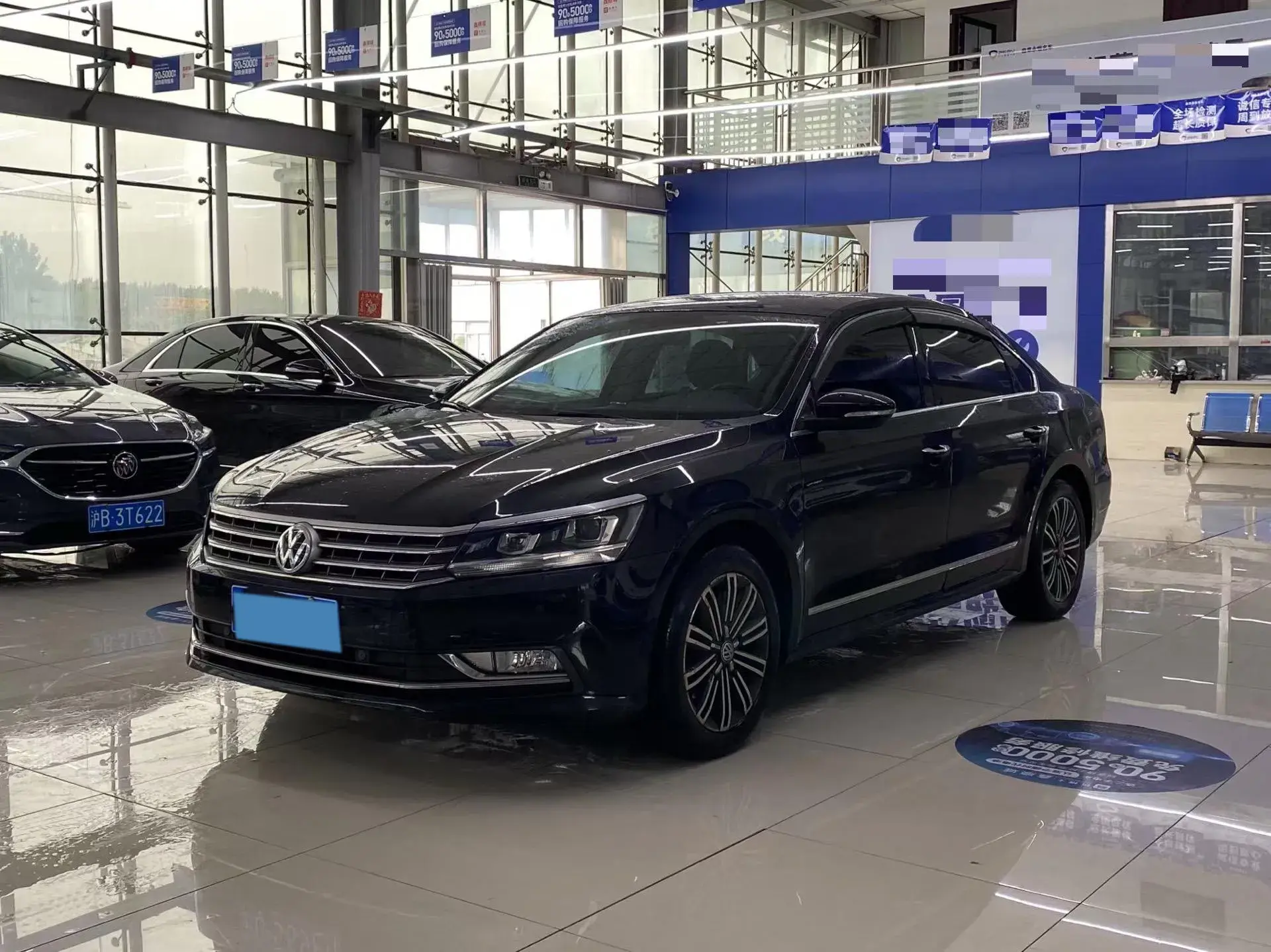 2017 VOLKSWAGEN PASSAT view 1