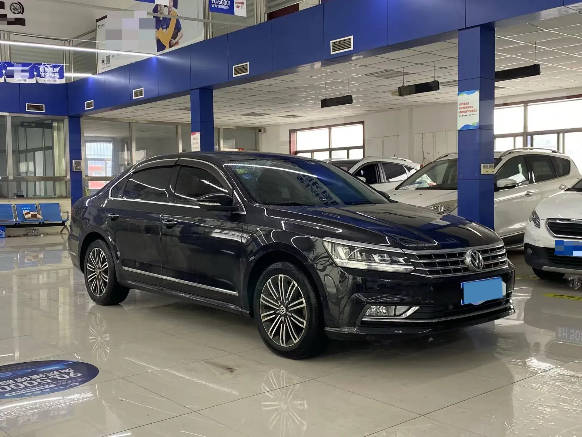 2017 VOLKSWAGEN PASSAT thumbnail 3