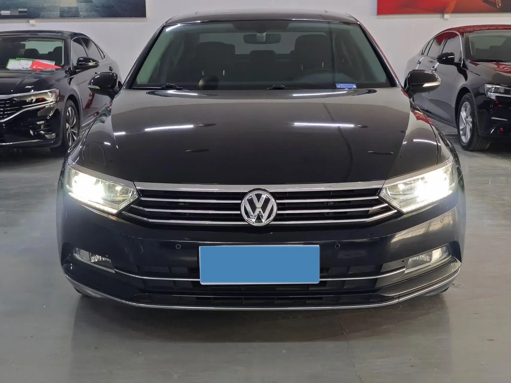 2018 VOLKSWAGEN MAGOTAN thumbnail 2