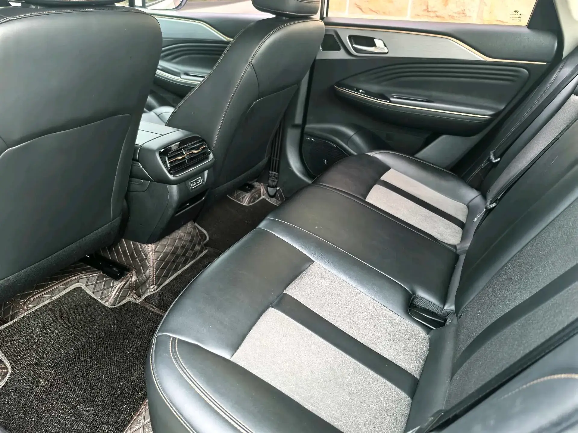 2022 AION S thumbnail 3