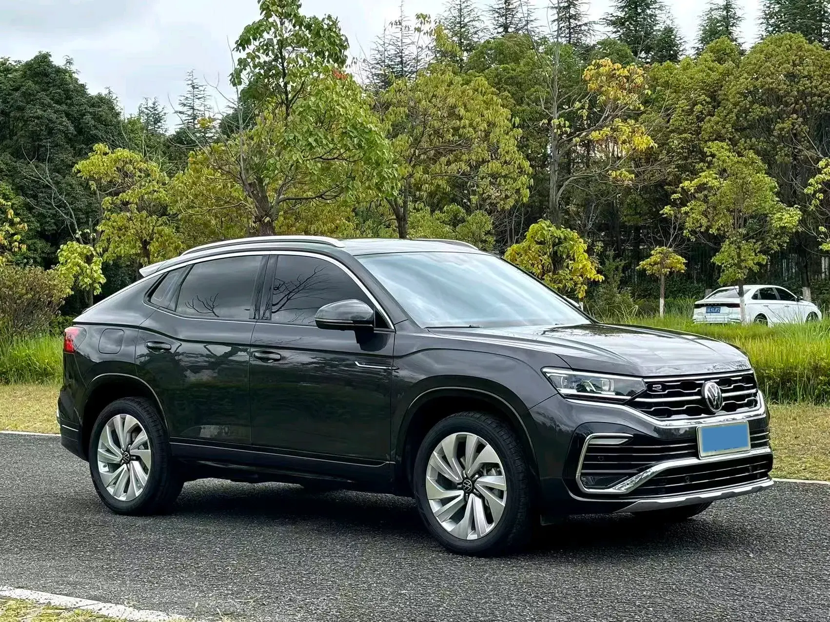 2020 VOLKSWAGEN TAYRON thumbnail 3