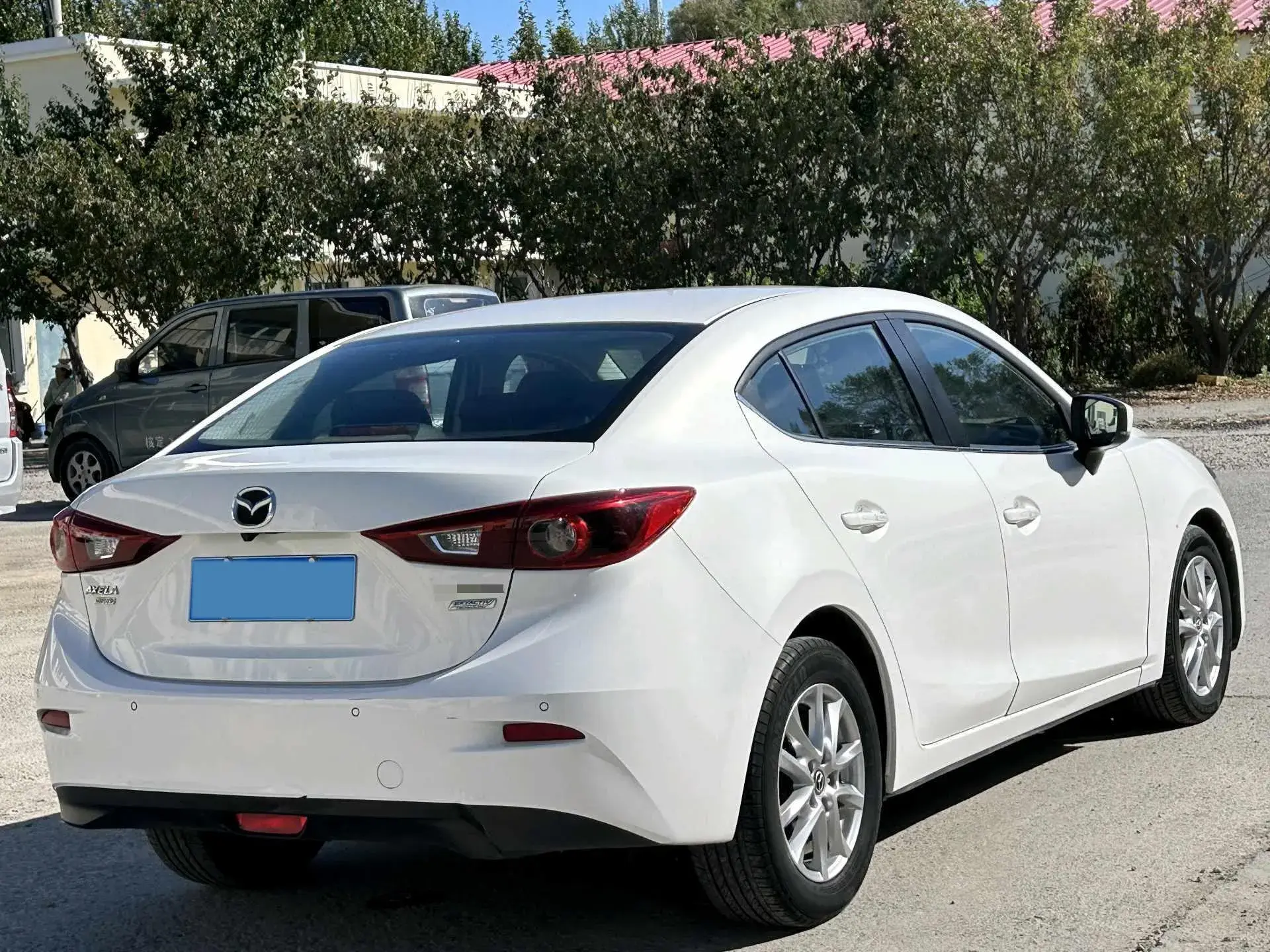 2017 MAZDA 3 thumbnail 4