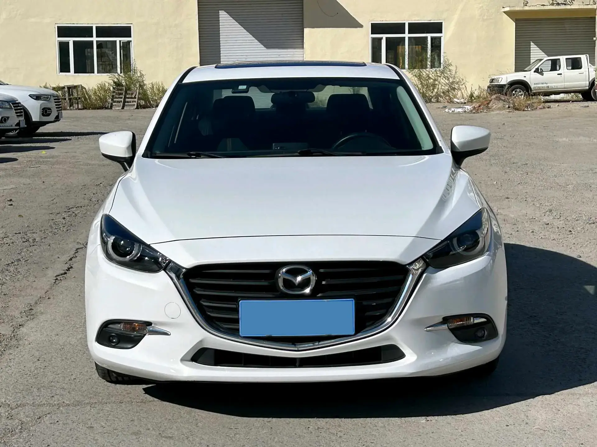 2017 MAZDA 3 thumbnail 2