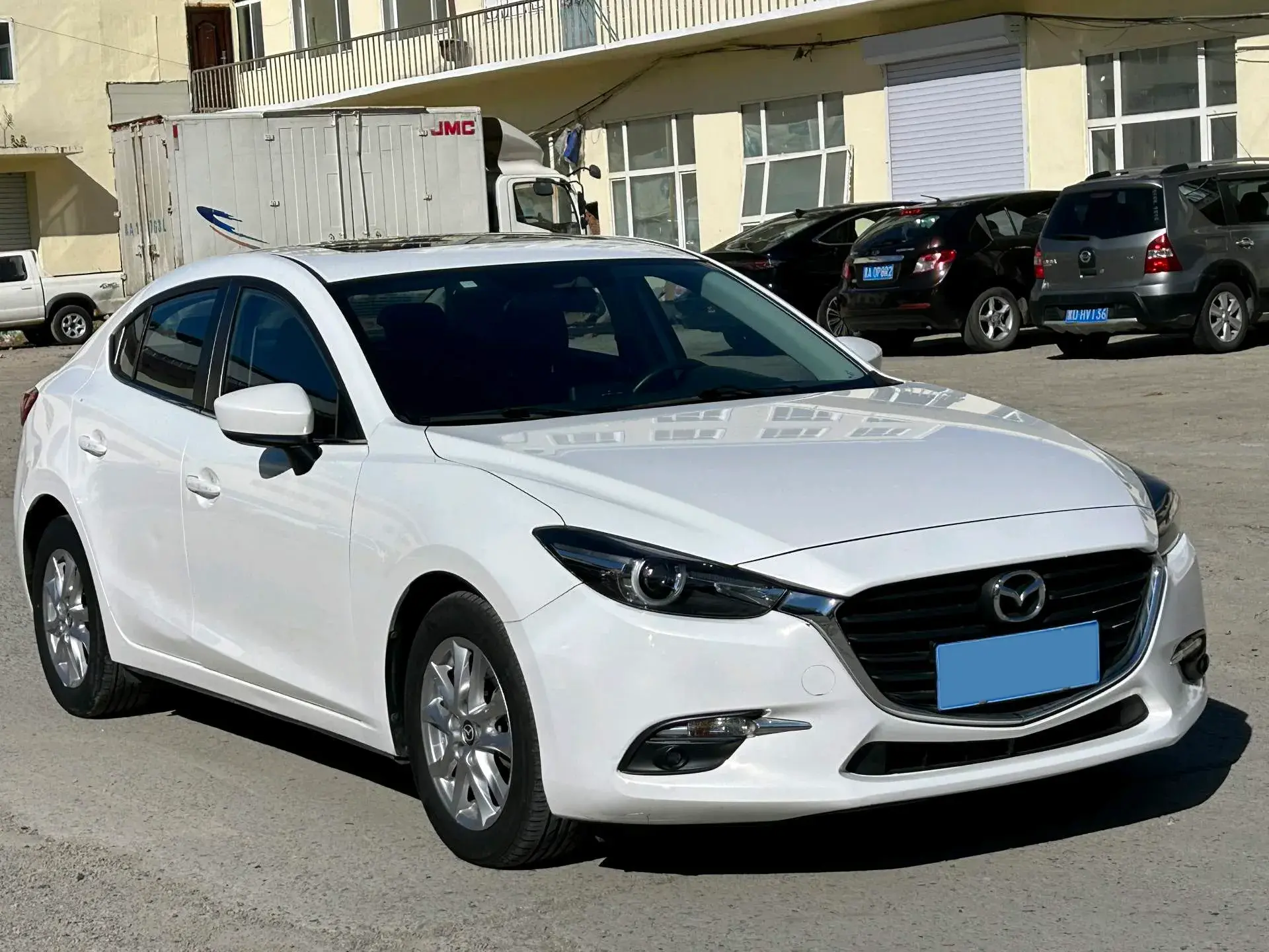 2017 MAZDA 3 thumbnail 3