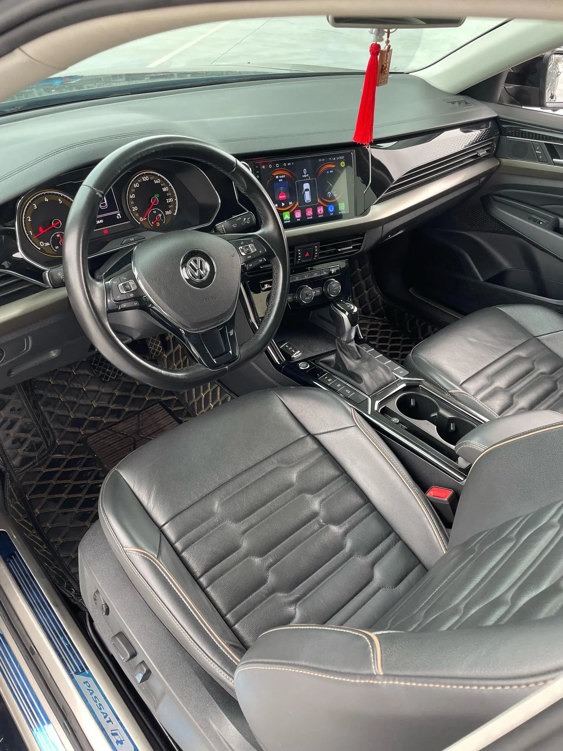 2019 VOLKSWAGEN PASSAT thumbnail 4