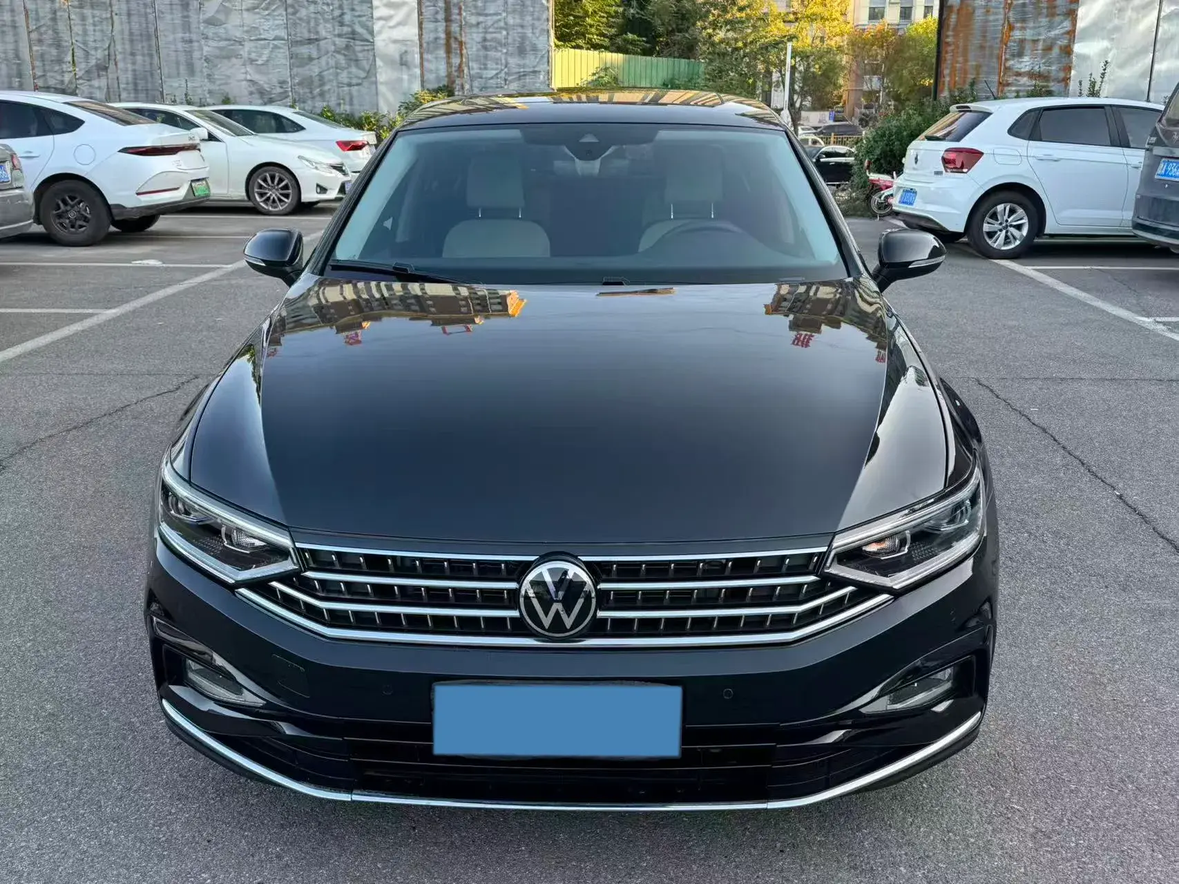 2025 VOLKSWAGEN MAGOTAN thumbnail 2