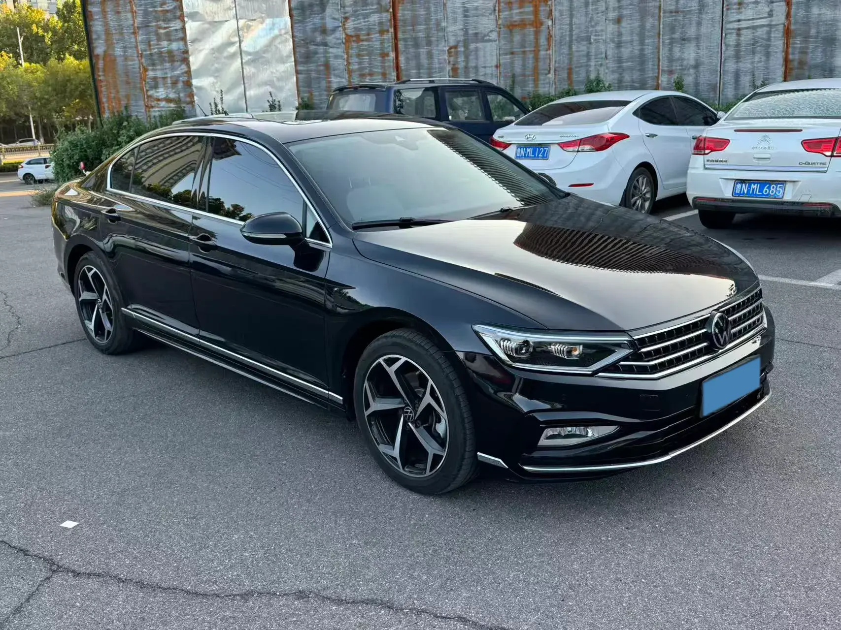 2025 VOLKSWAGEN MAGOTAN thumbnail 3