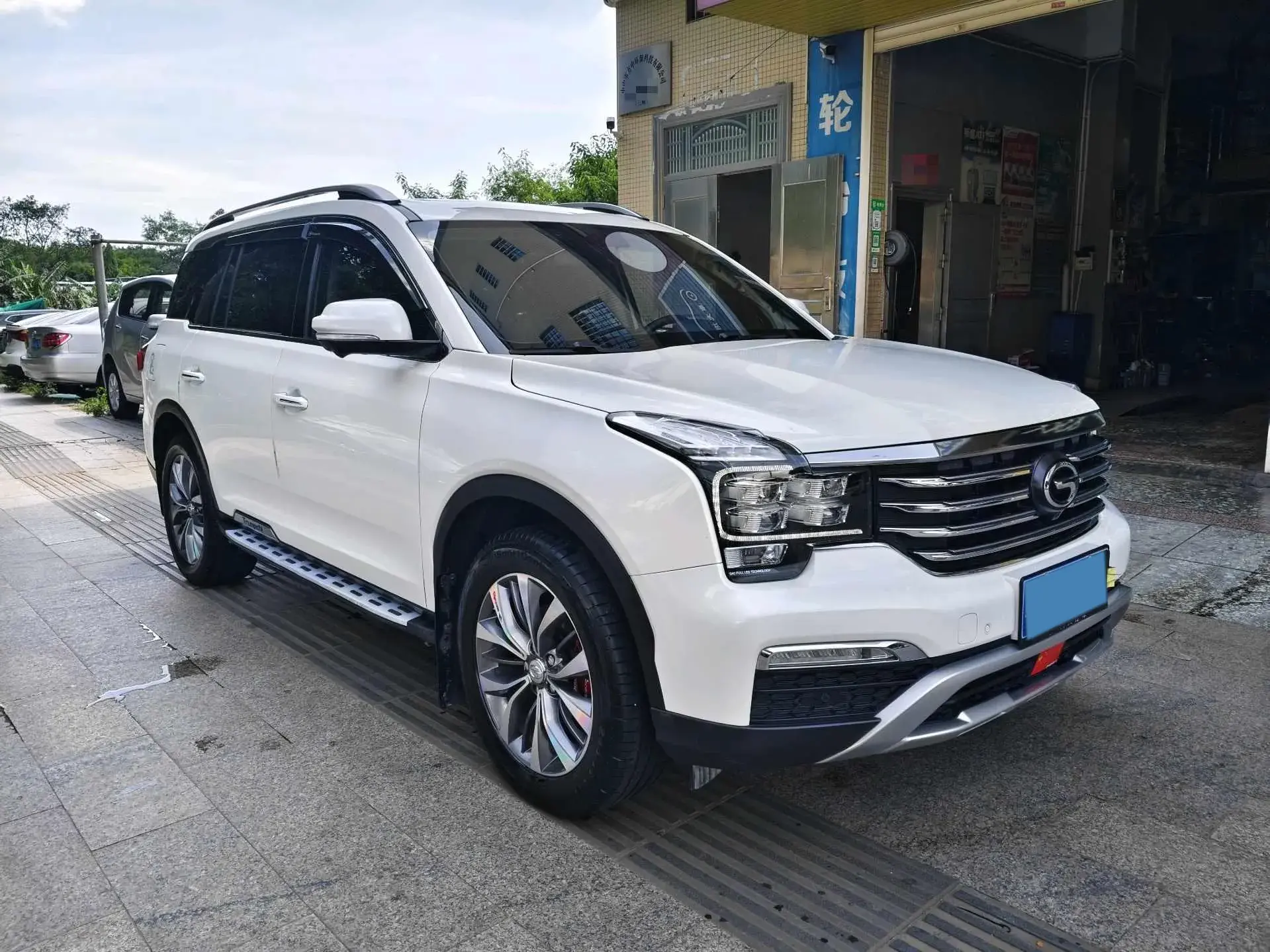 2017 GAC TRUMPCHI thumbnail 3