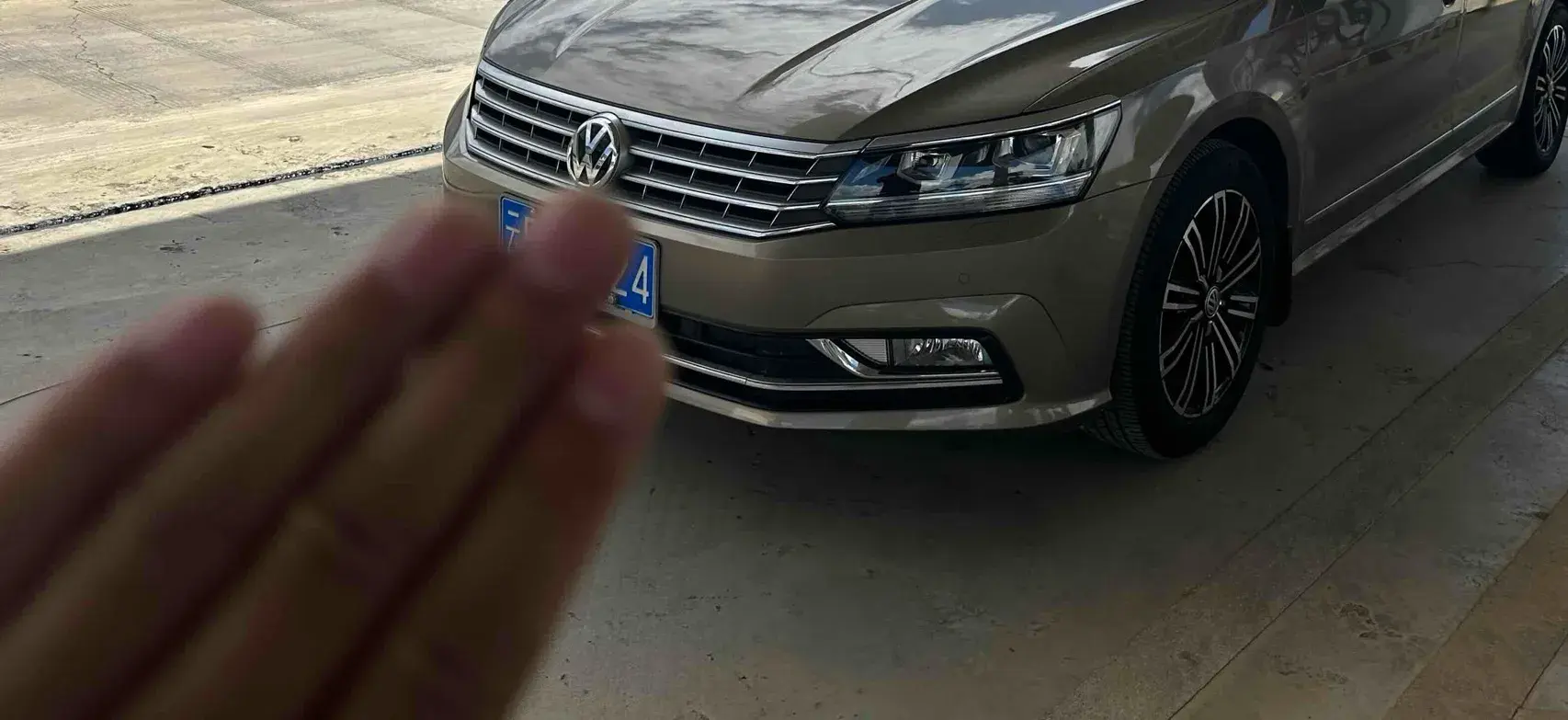 2017 VOLKSWAGEN PASSAT view 1
