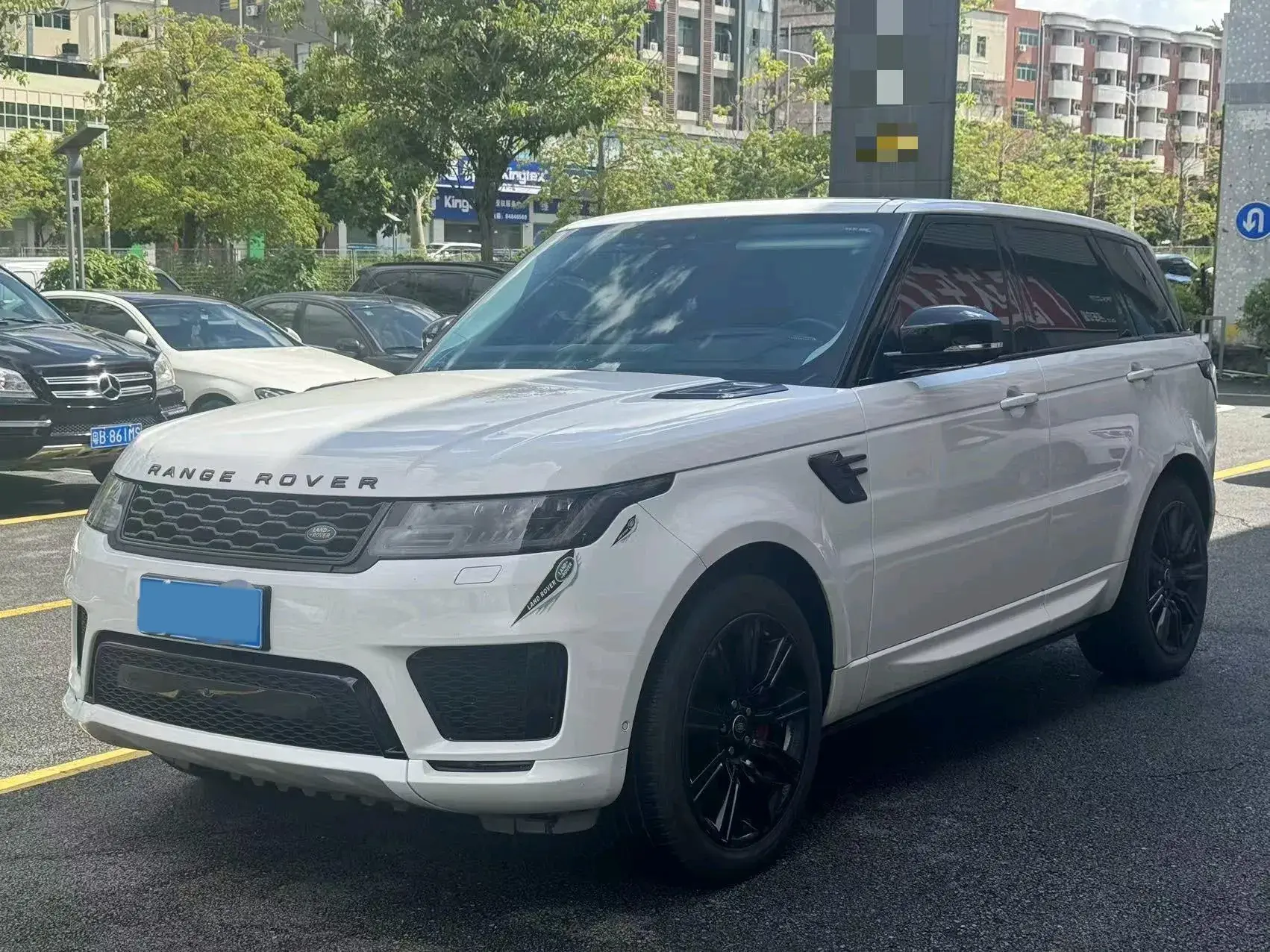 2021 LAND ROVER view 1
