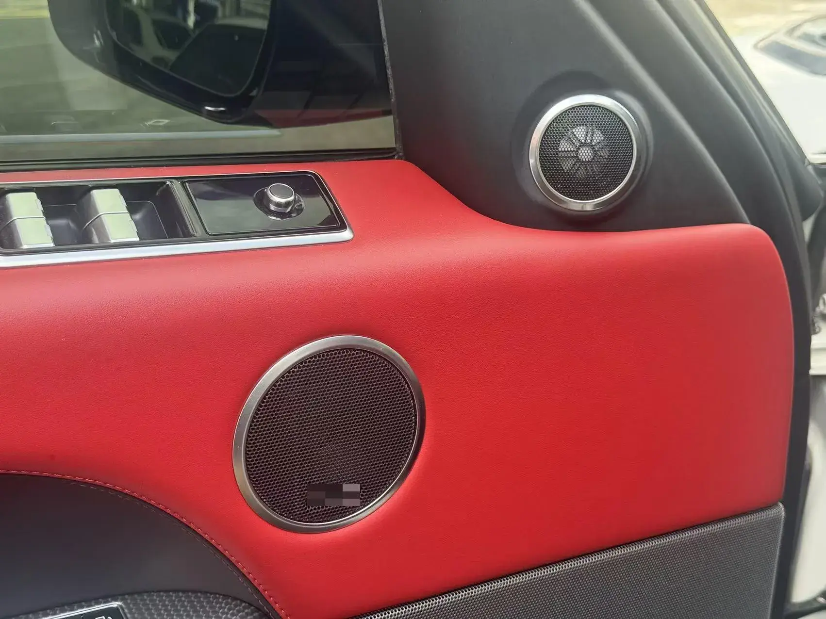 2021 LAND ROVER thumbnail 3