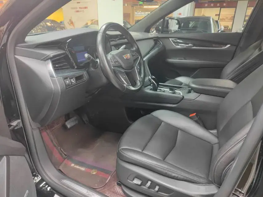 2021 CADILLAC XT5 thumbnail 4