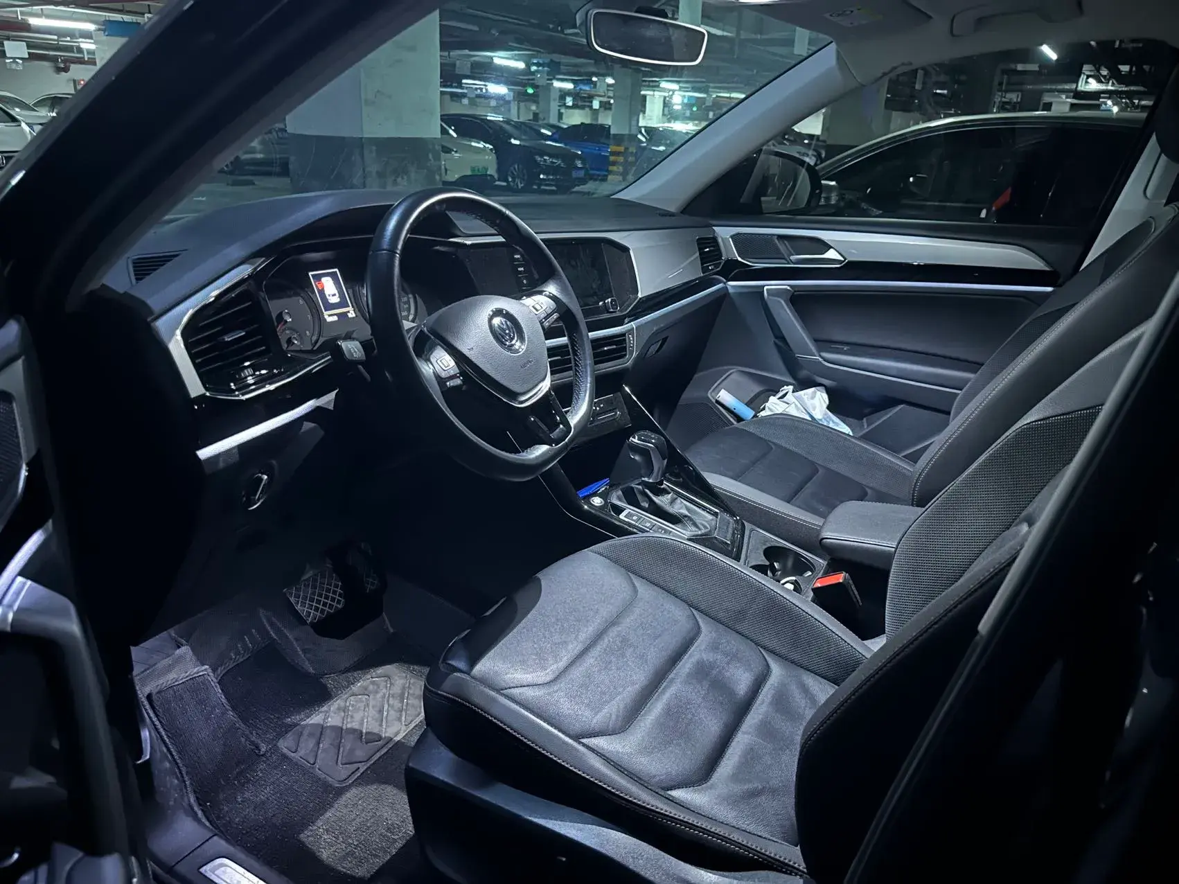 2020 VOLKSWAGEN TAYRON thumbnail 3