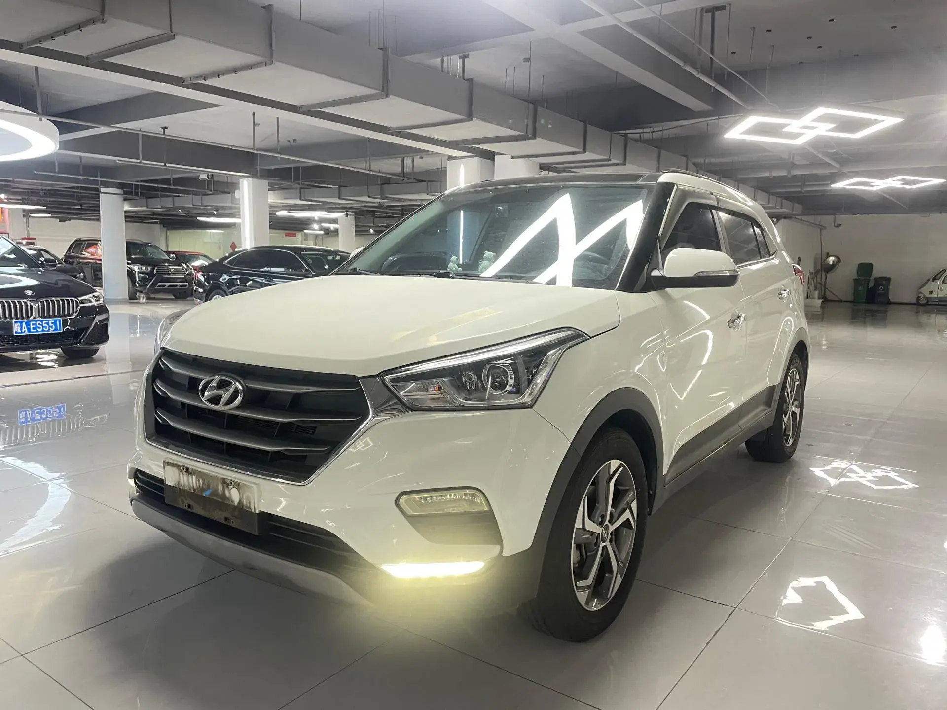 2017 HYUNDAI IX25 view 1