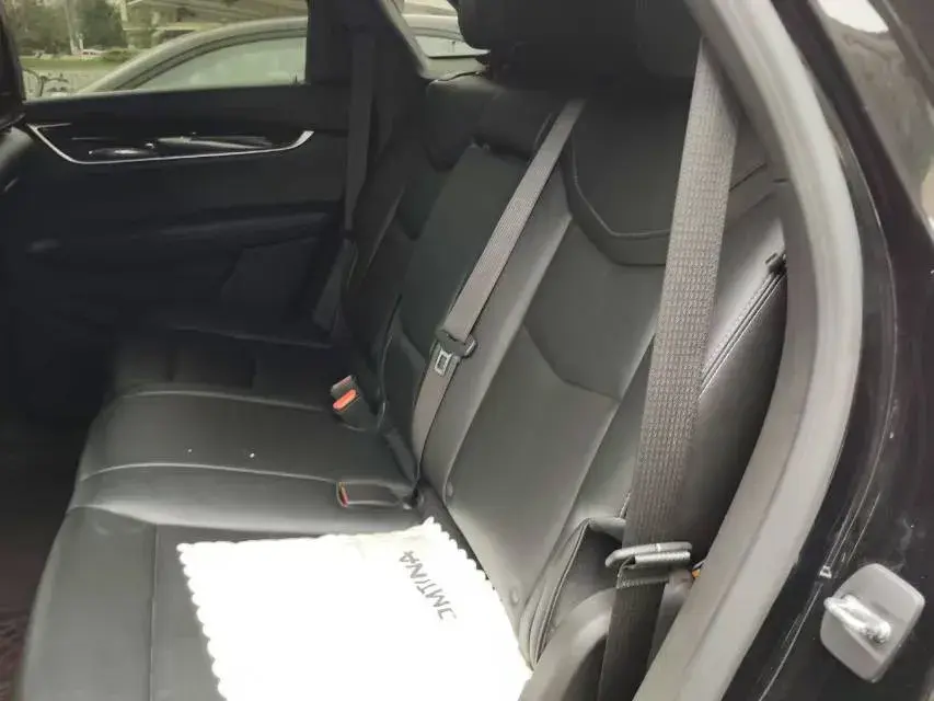 2021 CADILLAC XT5 thumbnail 4