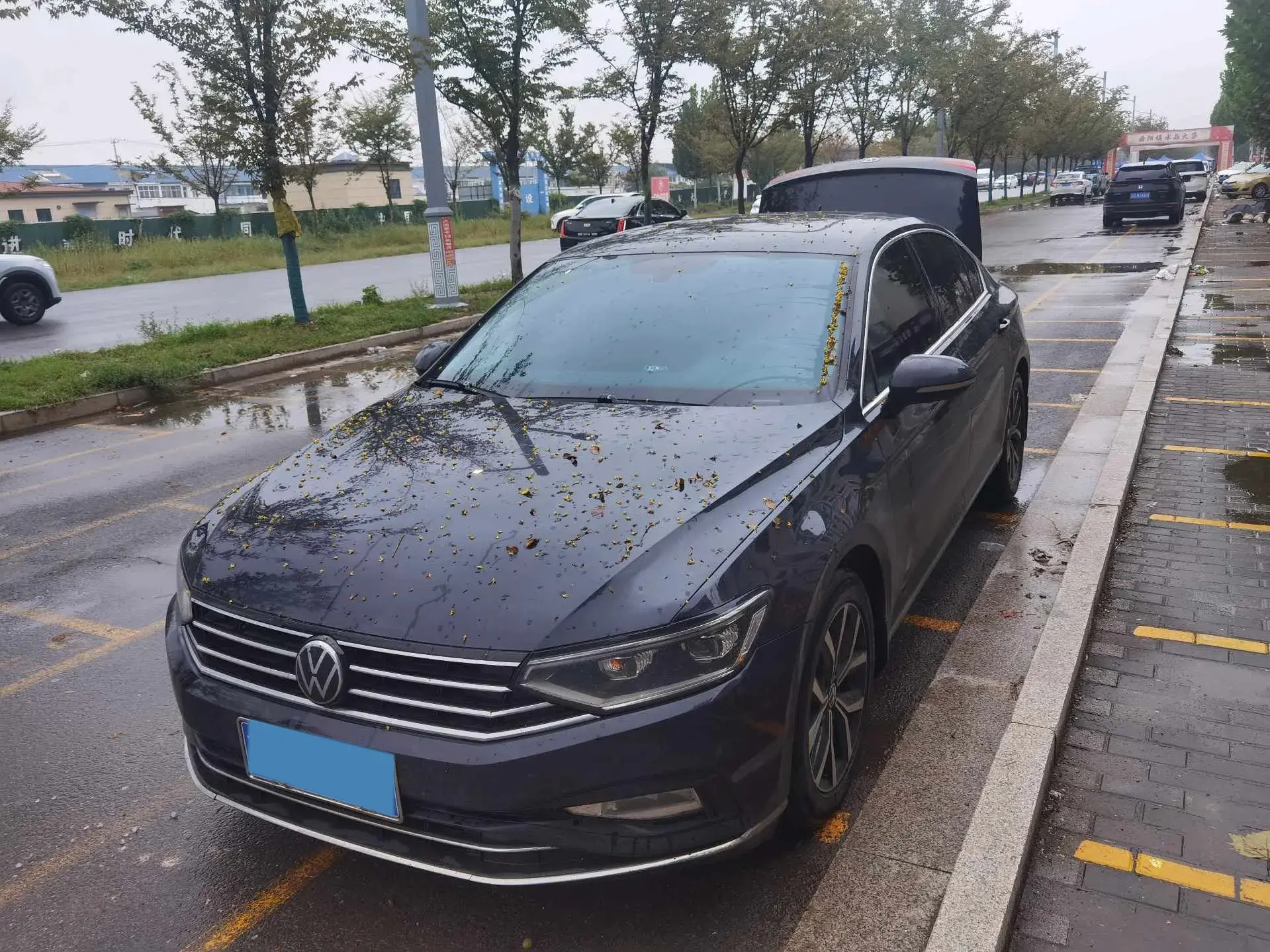 2020 VOLKSWAGEN MAGOTAN view 1