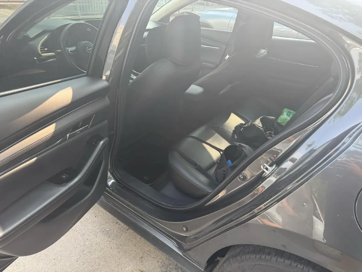 2022 Mazda 3 Axela 2.0L 158HP L4 6AT,autocango,china used car exporter,china ev exporter,chinese used car exporter,chinese used ev exporter