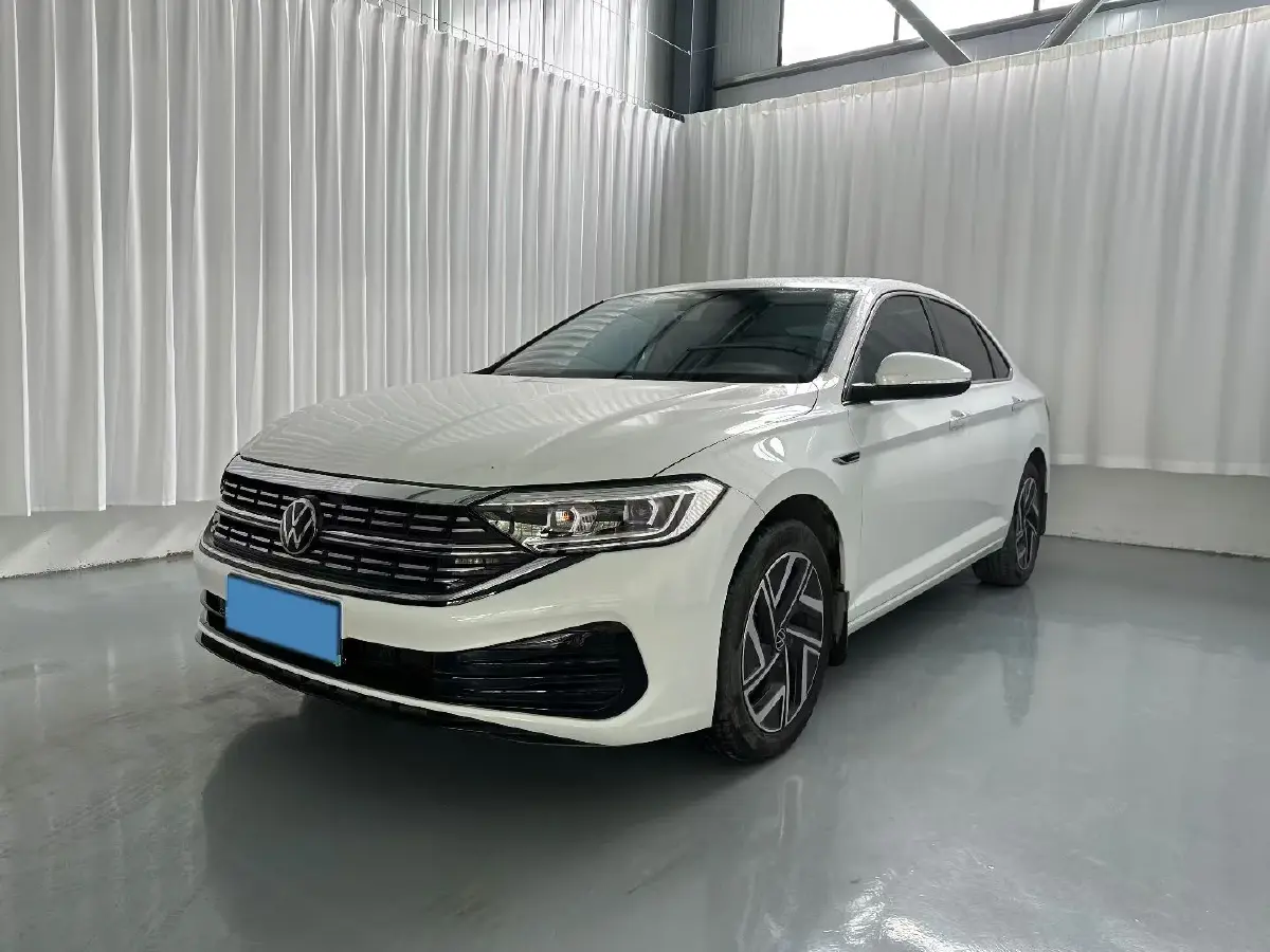 2022 Volkswagen Sagitar 1.2T 116HP L4 7DCT