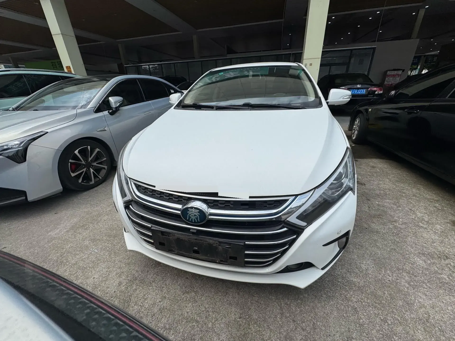 2017 BYD QIN thumbnail 2