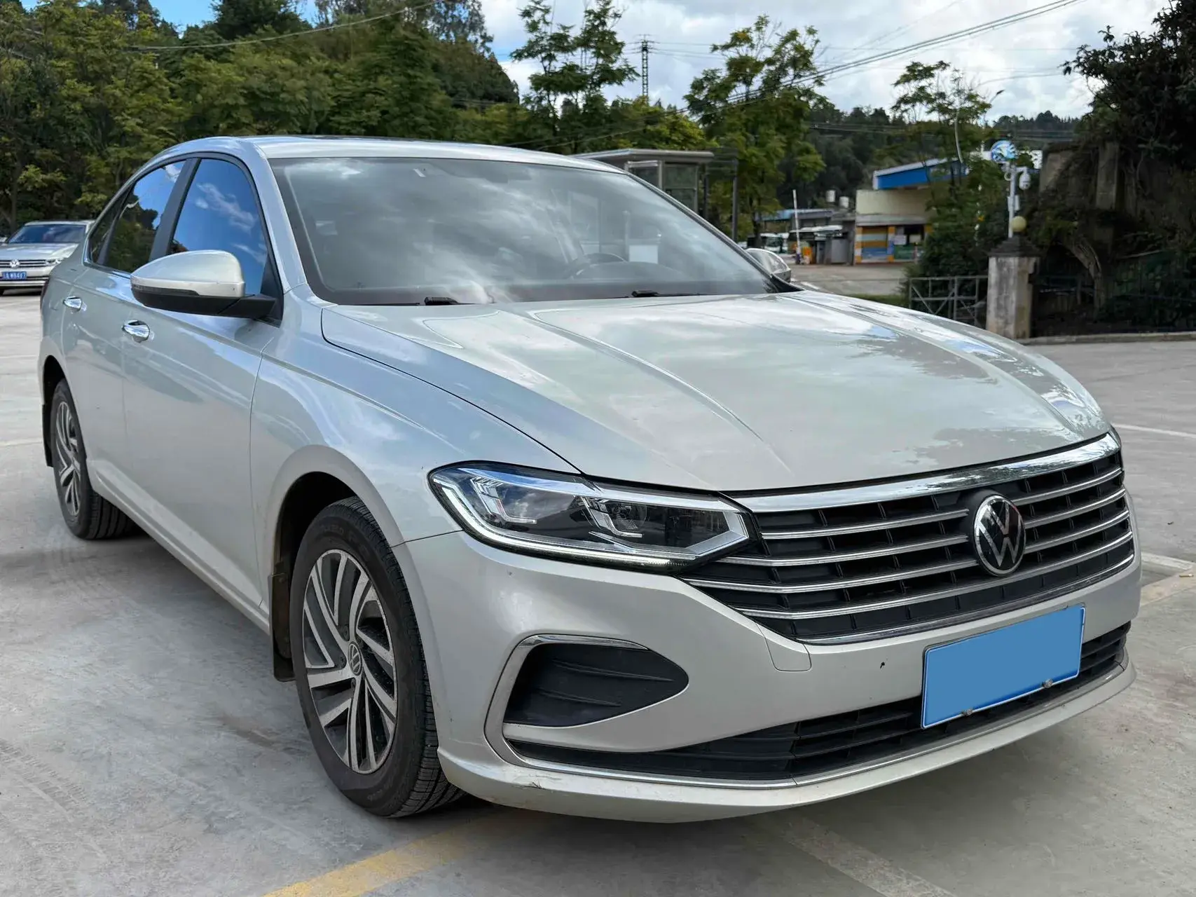 2023 VOLKSWAGEN LAVIDA thumbnail 3