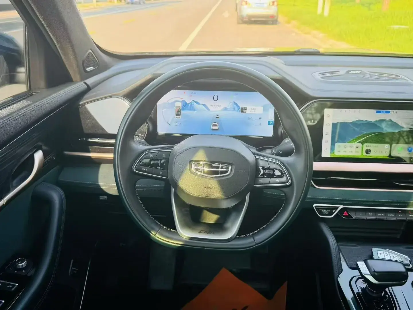 2021 GEELY MONJARO thumbnail 4