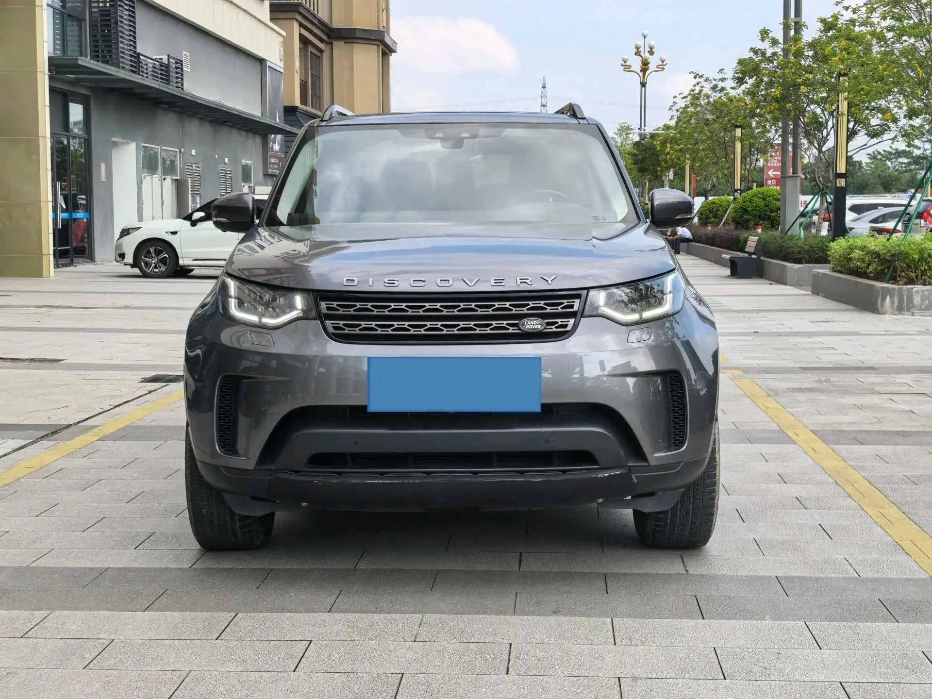 2019 LAND ROVER thumbnail 3