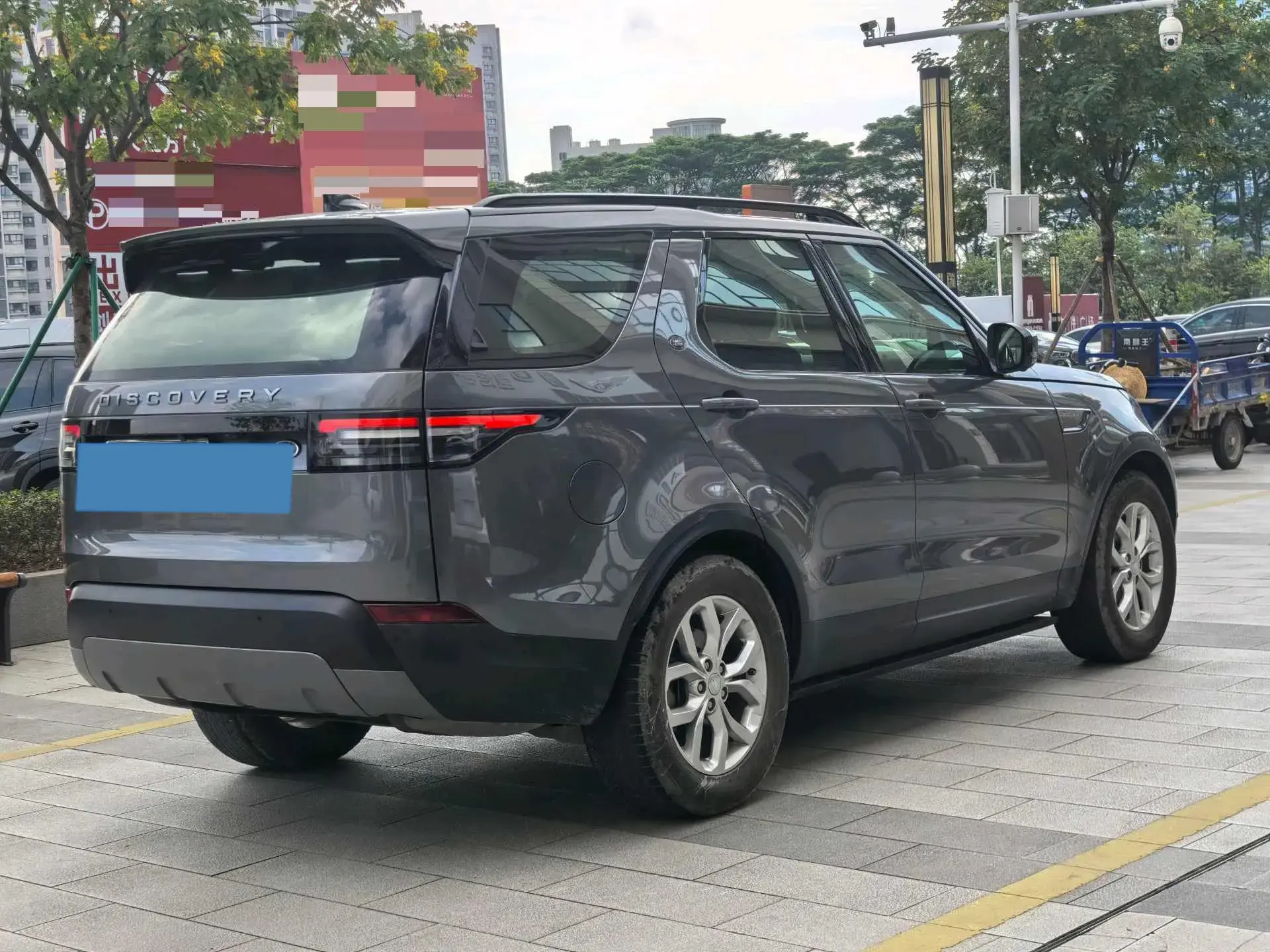 2019 LAND ROVER thumbnail 4