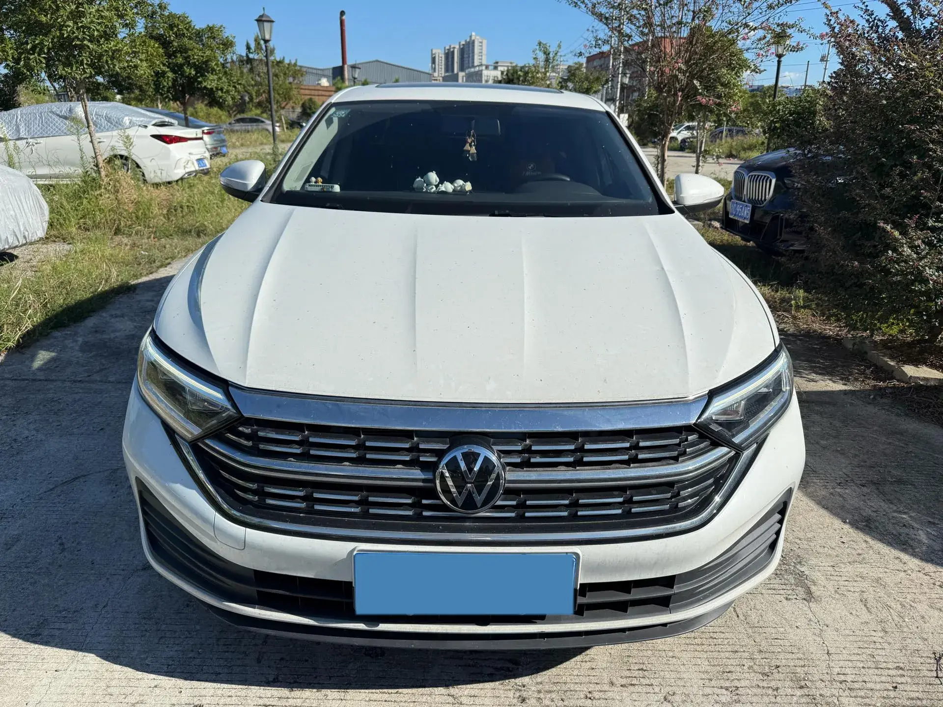 2022 VOLKSWAGEN SAGITAR thumbnail 2