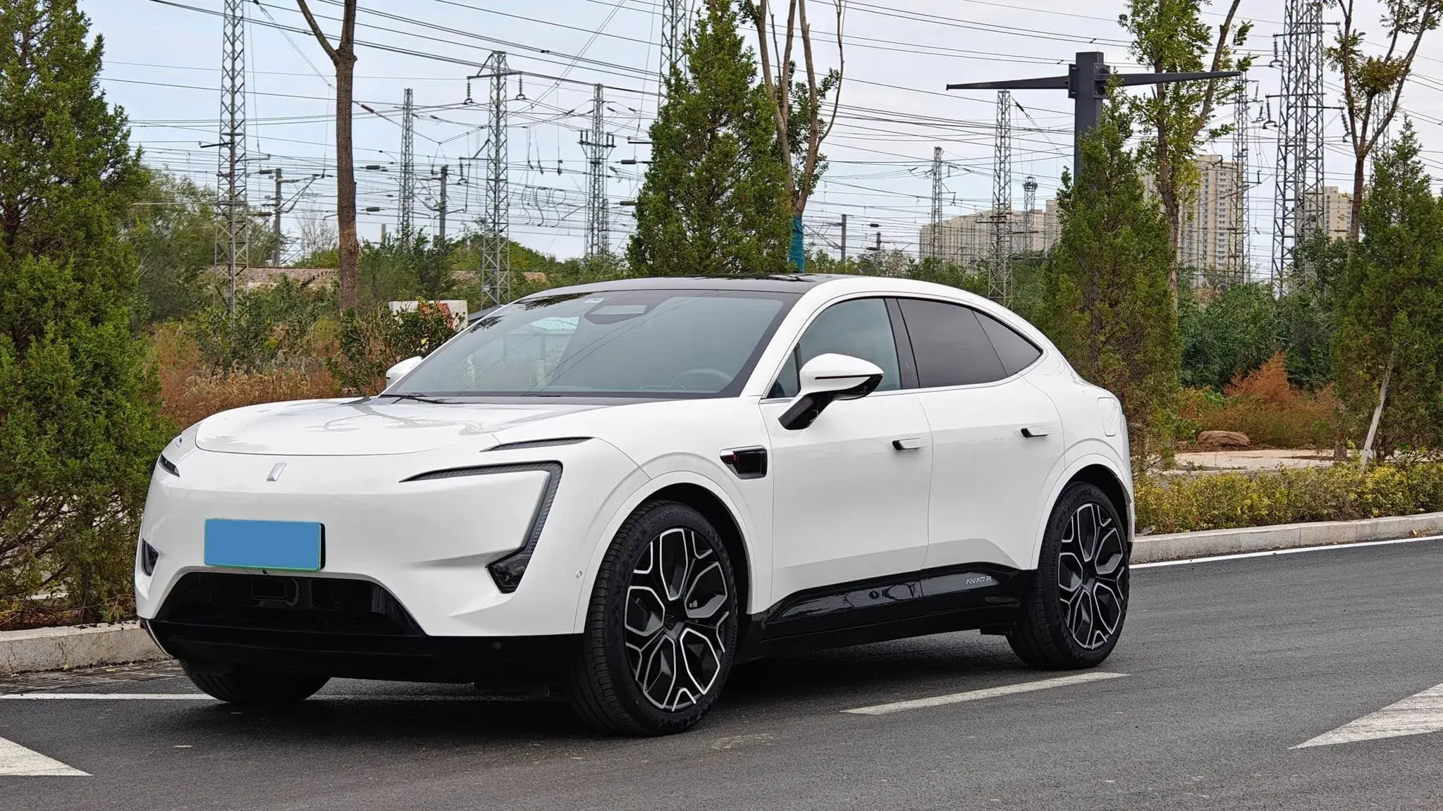 2023 AVATR 11 view 1