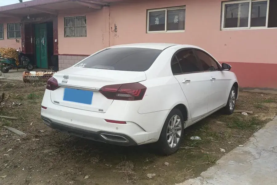 2021 GEELY EMGRAND thumbnail 2