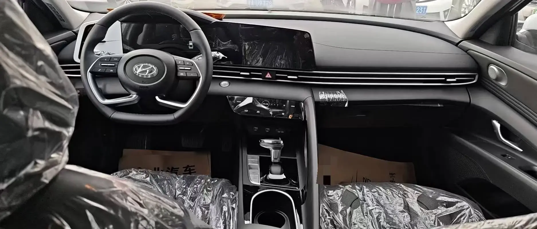 2022 HYUNDAI ELANTRA thumbnail 4