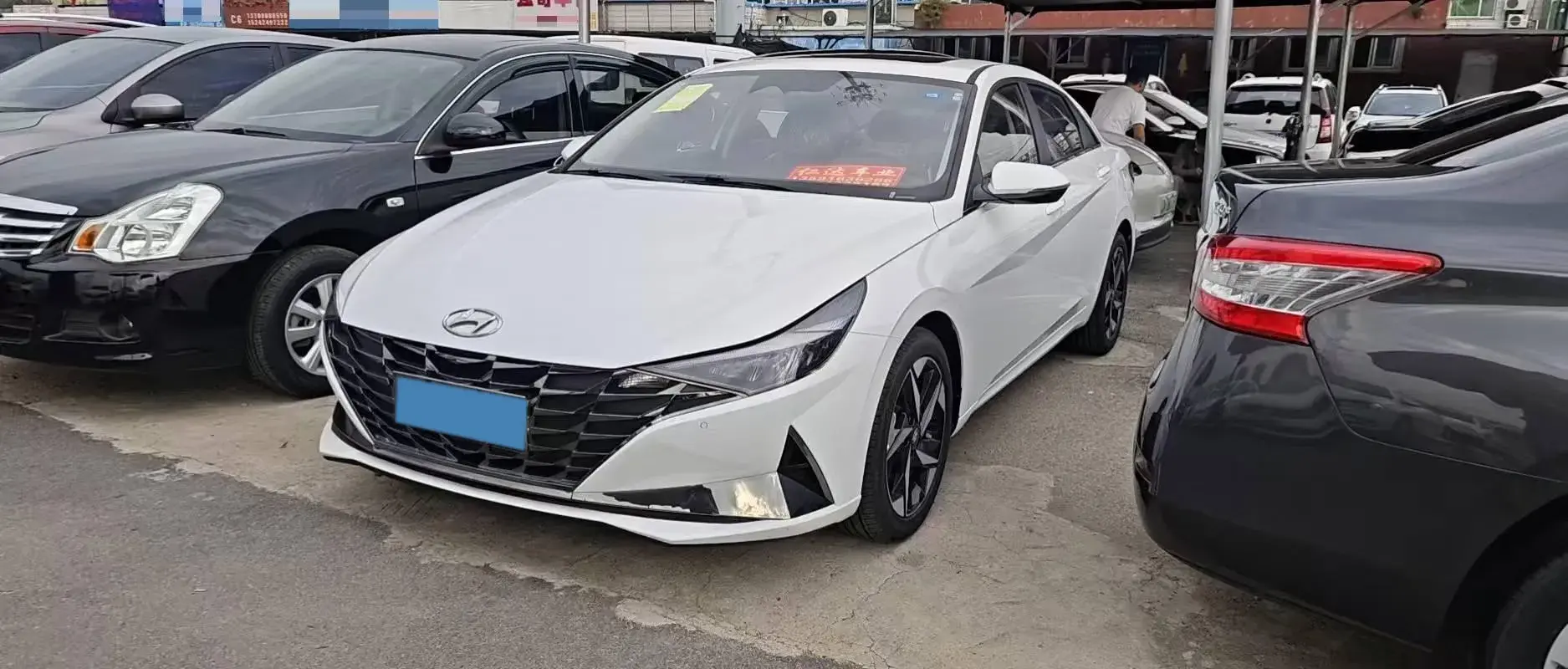 2022 HYUNDAI ELANTRA view 1