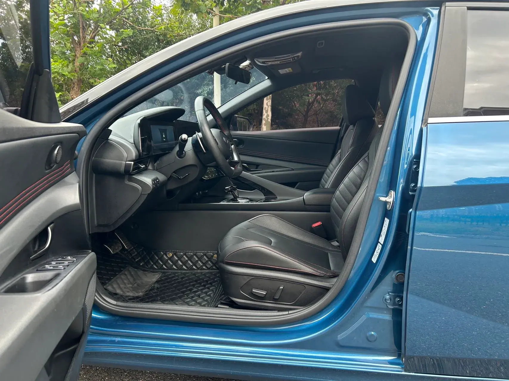 2021 HYUNDAI ELANTRA thumbnail 3