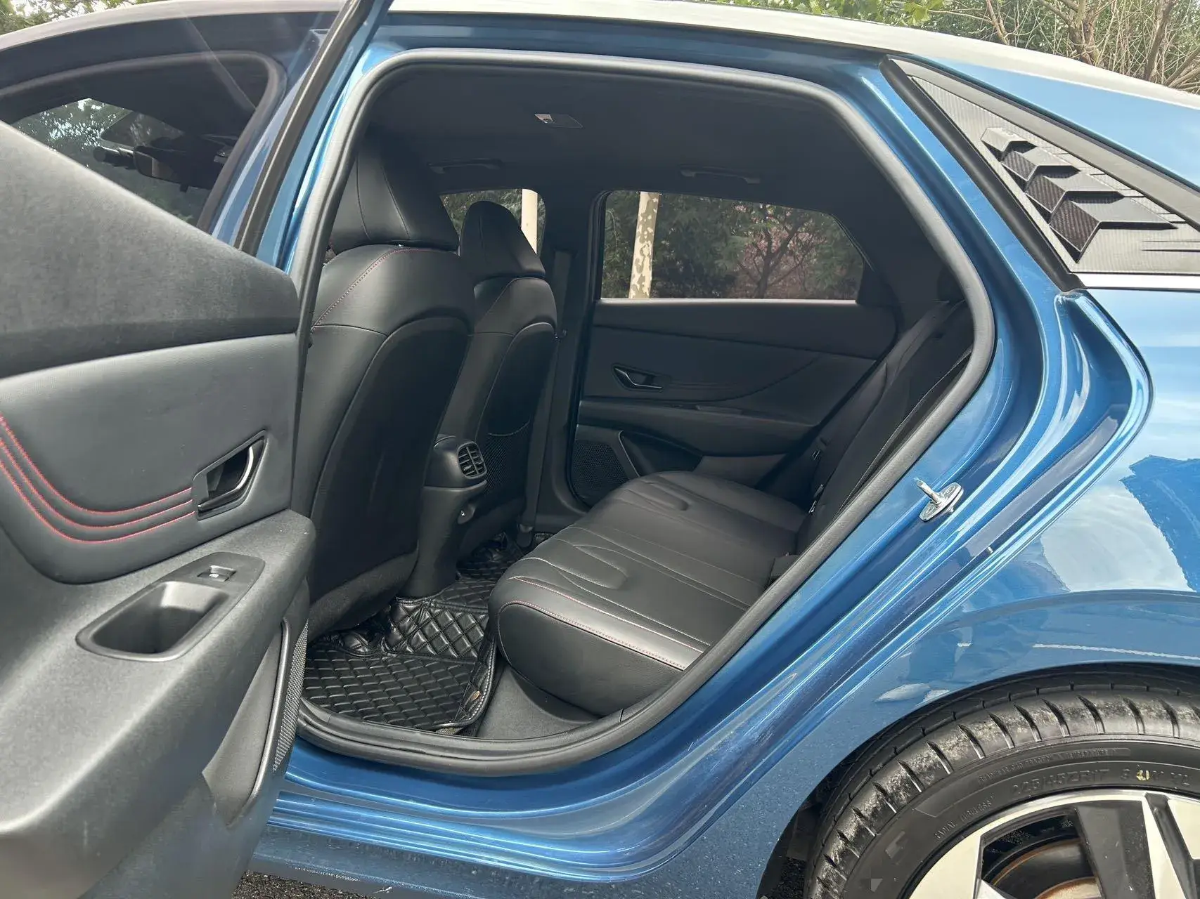 2021 HYUNDAI ELANTRA thumbnail 4