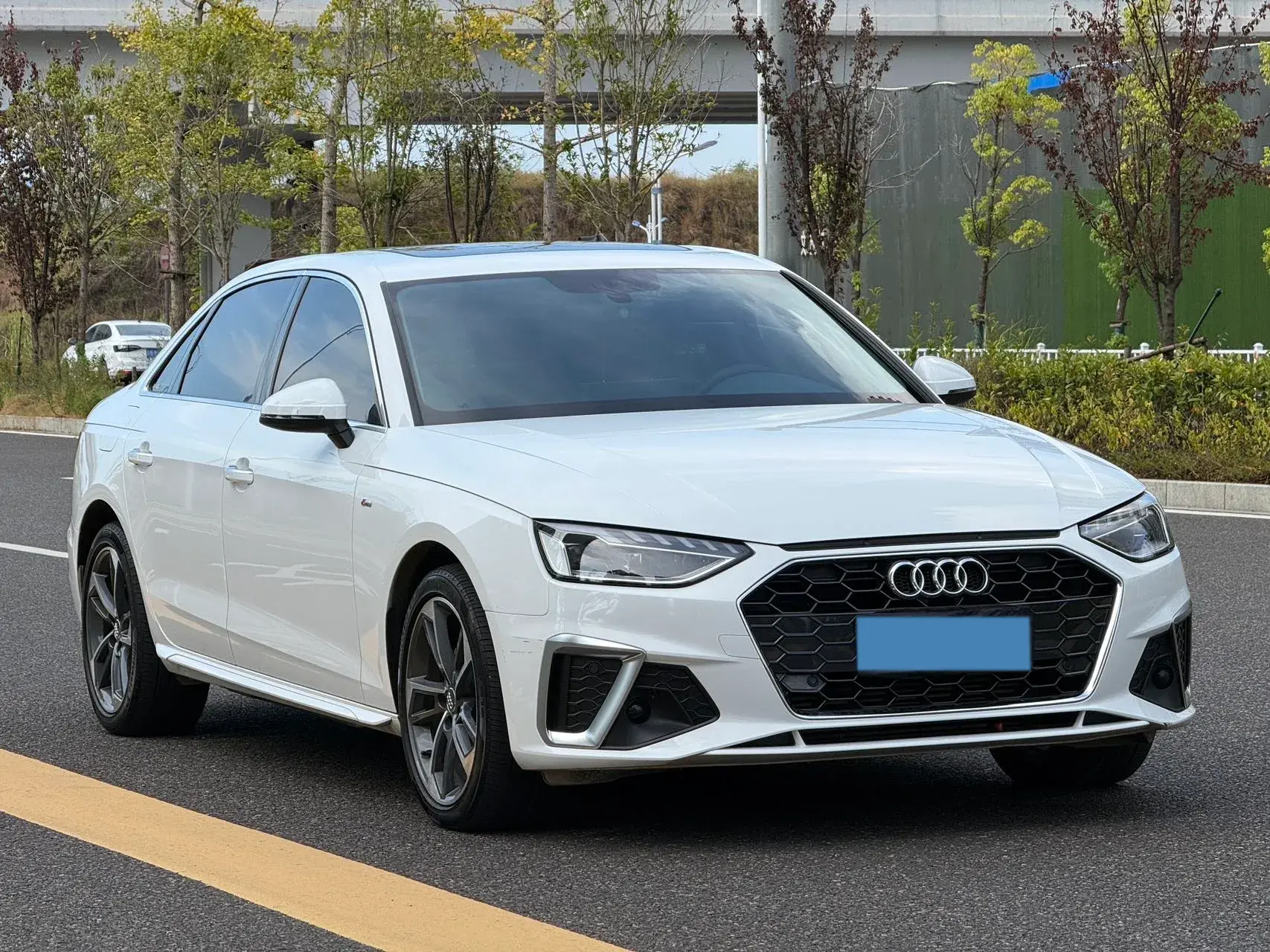 2021 AUDI A4L thumbnail 3