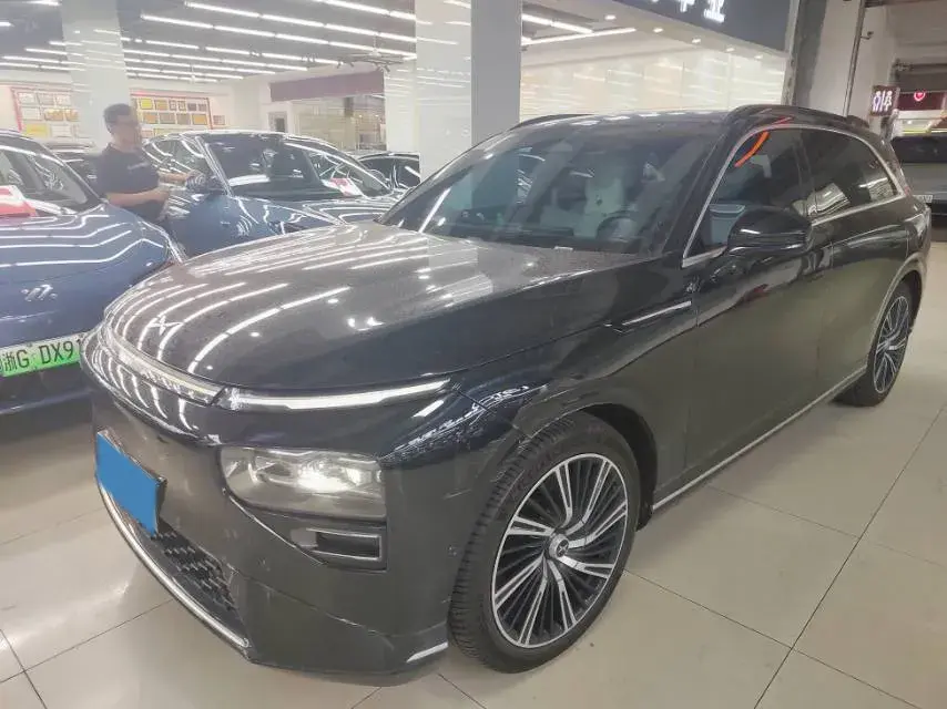 2022 XPENG G9 view 1