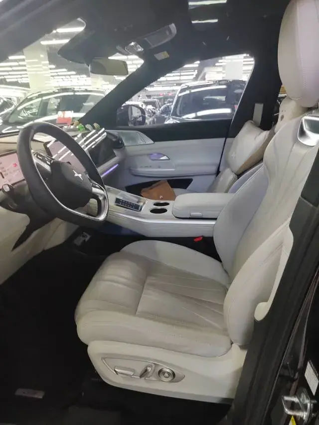 2022 XPENG G9 thumbnail 3