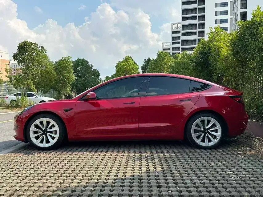 2021 TESLA MODEL thumbnail 4
