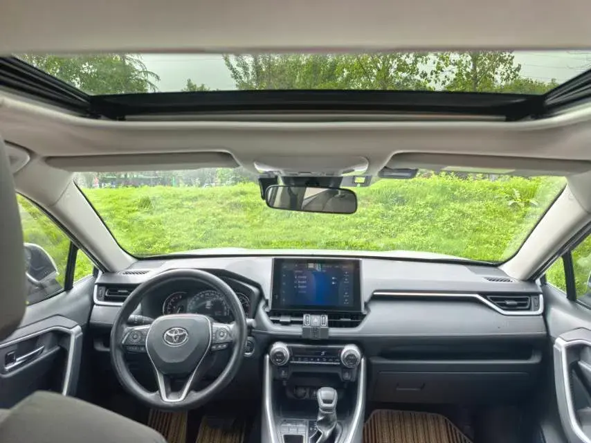 2022 TOYOTA RAV4 thumbnail 3