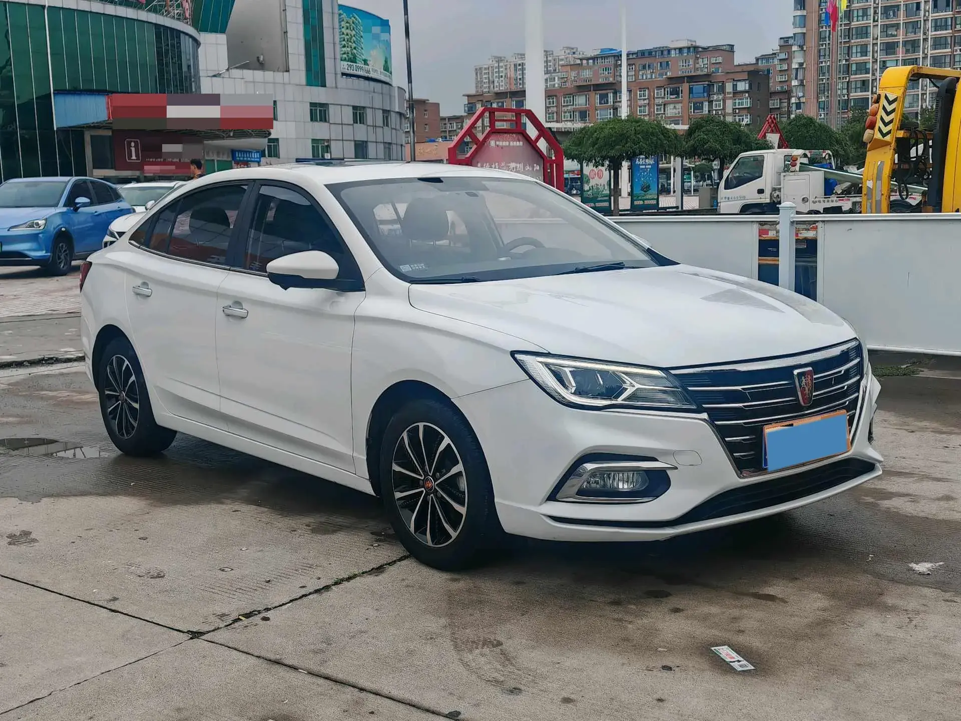 2020 ROEWE I5 thumbnail 2