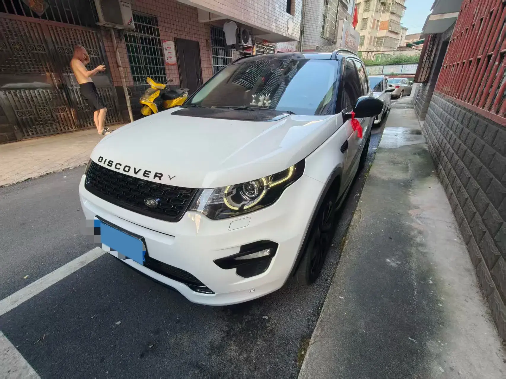 2019 LAND ROVER view 1