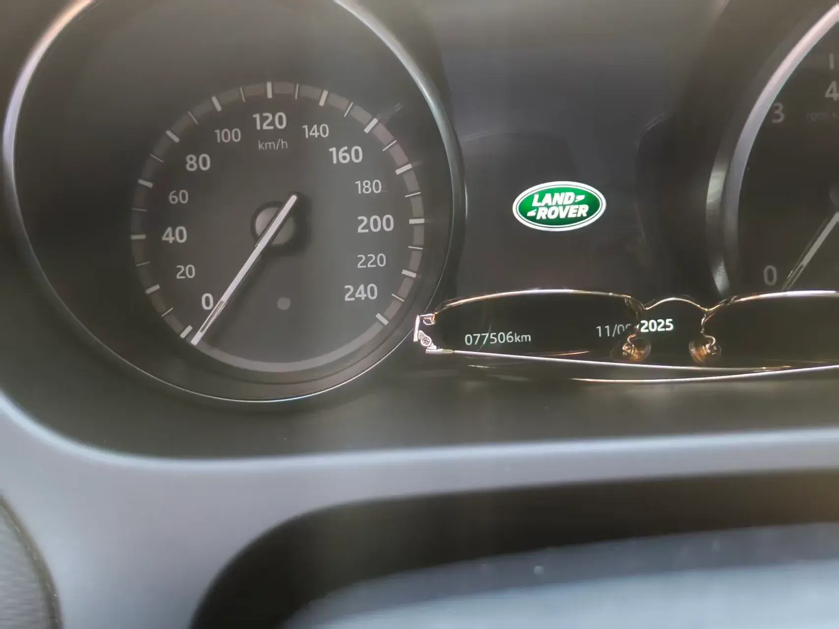 2019 LAND ROVER thumbnail 3