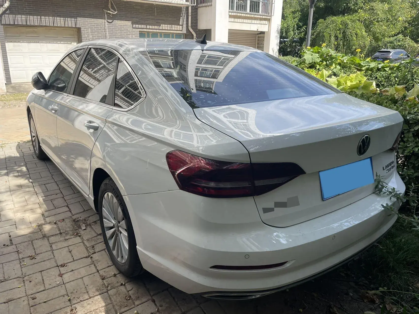 2021 VOLKSWAGEN LAVIDA thumbnail 2