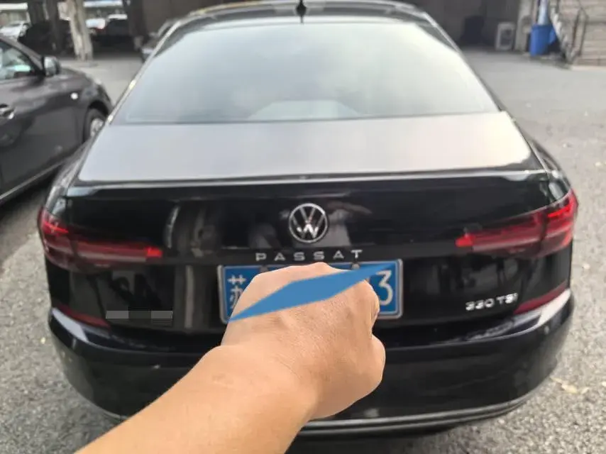 2020 VOLKSWAGEN PASSAT thumbnail 3