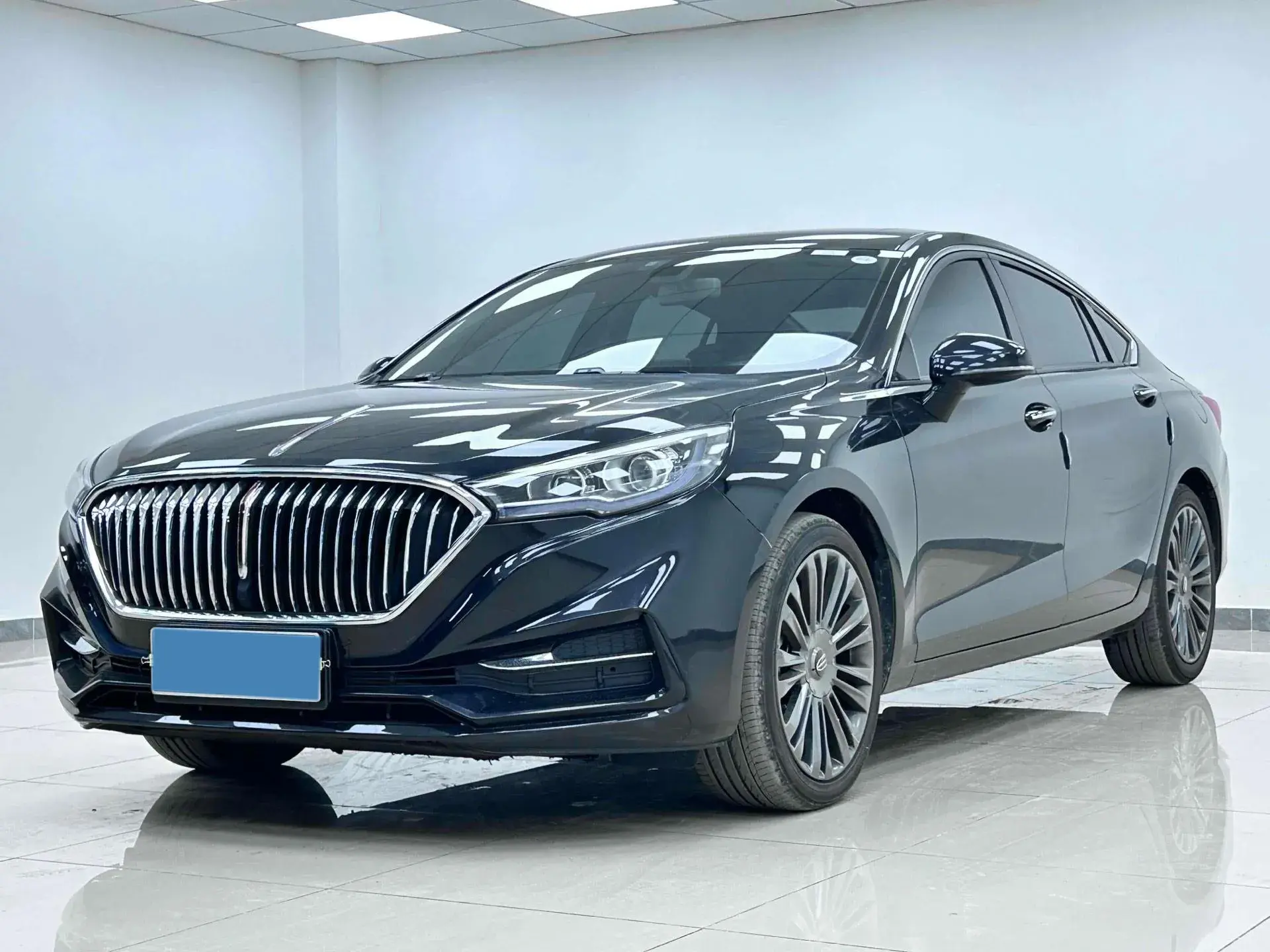2020 HONGQI H5 view 1