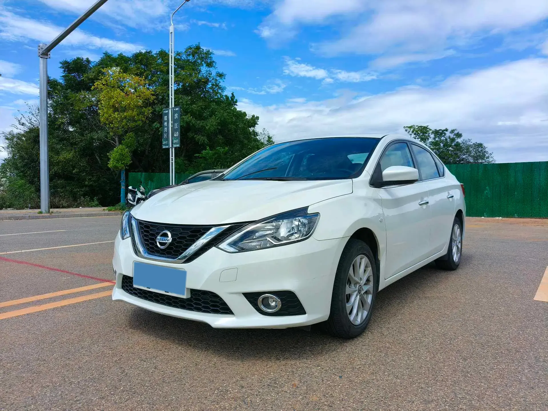 2021 NISSAN SYLPHY view 1